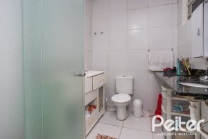 Casa à venda com 195m², 5 dormitórios, 1 suíte, 2 vagas, no bairro Tristeza em Porto Alegre