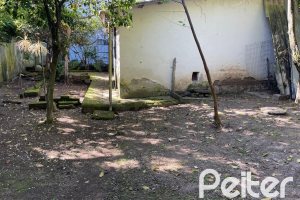Casa à venda com 150m², 3 dormitórios, 2 vagas, no bairro Cristal em Porto Alegre