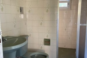 Casa à venda com 150m², 3 dormitórios, 2 vagas, no bairro Cristal em Porto Alegre
