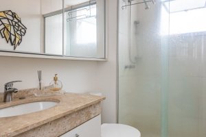 Apartamento à venda com 86m², 3 dormitórios, 1 suíte, 2 vagas, no bairro Tristeza em PORTO ALEGRE