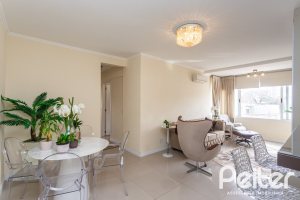 Apartamento à venda com 86m², 3 dormitórios, 1 suíte, 2 vagas, no bairro Tristeza em PORTO ALEGRE
