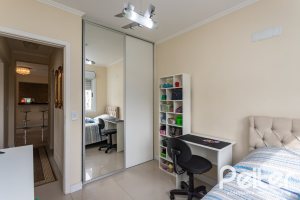 Apartamento à venda com 86m², 3 dormitórios, 1 suíte, 2 vagas, no bairro Tristeza em PORTO ALEGRE