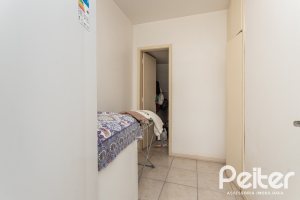 Casa à venda com 290m², 4 dormitórios, 1 suíte, 8 vagas, no bairro Ipanema em Porto Alegre