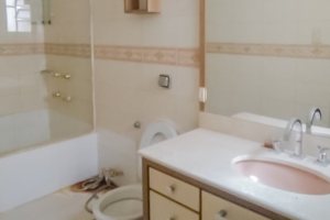 Apartamento à venda com 79m², 2 dormitórios, no bairro Menino Deus em Porto Alegre