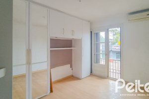 Apartamento à venda com 79m², 2 dormitórios, no bairro Menino Deus em Porto Alegre