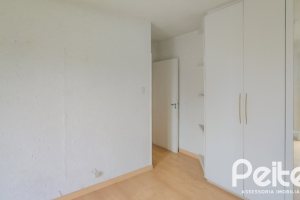 Apartamento à venda com 79m², 2 dormitórios, no bairro Menino Deus em Porto Alegre