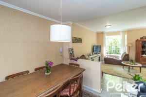 Casa em Condomínio à venda com 133m², 3 dormitórios, 1 suíte, 2 vagas, no bairro Tristeza em Porto Alegre