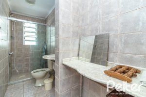 Casa em Condomínio à venda com 133m², 3 dormitórios, 1 suíte, 2 vagas, no bairro Tristeza em Porto Alegre