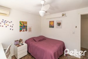 Casa em Condomínio à venda com 133m², 3 dormitórios, 1 suíte, 2 vagas, no bairro Tristeza em Porto Alegre