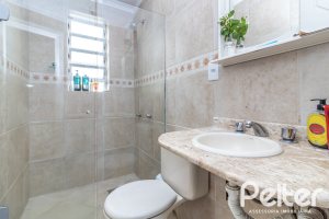 Casa em Condomínio à venda com 133m², 3 dormitórios, 1 suíte, 2 vagas, no bairro Tristeza em Porto Alegre