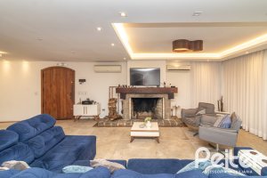 Casa à venda com 356m², 3 dormitórios, 2 suítes, 3 vagas, no bairro Ipanema em Porto Alegre