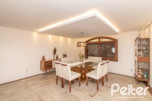 Casa à venda com 356m², 3 dormitórios, 2 suítes, 3 vagas, no bairro Ipanema em Porto Alegre