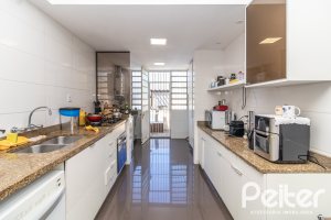Casa à venda com 356m², 3 dormitórios, 2 suítes, 3 vagas, no bairro Ipanema em Porto Alegre