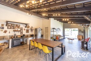 Casa à venda com 356m², 3 dormitórios, 2 suítes, 3 vagas, no bairro Ipanema em Porto Alegre