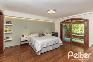 Casa à venda com 356m², 3 dormitórios, 2 suítes, 3 vagas, no bairro Ipanema em Porto Alegre