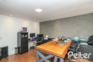 Casa à venda com 356m², 3 dormitórios, 2 suítes, 3 vagas, no bairro Ipanema em Porto Alegre