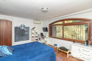 Casa à venda com 356m², 3 dormitórios, 2 suítes, 3 vagas, no bairro Ipanema em Porto Alegre