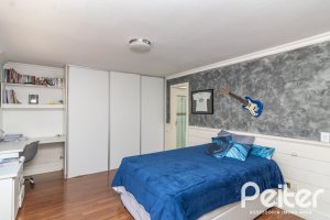 Casa à venda com 356m², 3 dormitórios, 2 suítes, 3 vagas, no bairro Ipanema em Porto Alegre