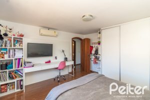 Casa à venda com 356m², 3 dormitórios, 2 suítes, 3 vagas, no bairro Ipanema em Porto Alegre