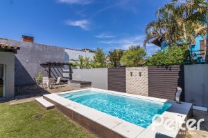 Casa à venda com 356m², 3 dormitórios, 2 suítes, 3 vagas, no bairro Ipanema em Porto Alegre