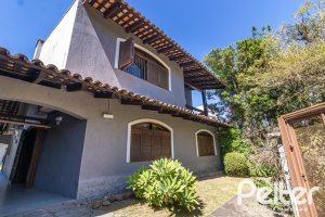 Casa à venda com 356m², 3 dormitórios, 2 suítes, 3 vagas, no bairro Ipanema em Porto Alegre