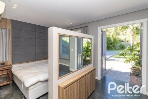 Casa em Condomínio à venda com 196m², 3 dormitórios, 1 suíte, 4 vagas, no bairro Terra Ville em PORTO ALEGRE