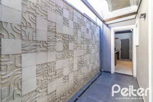 Casa em Condomínio à venda com 196m², 3 dormitórios, 1 suíte, 4 vagas, no bairro Terra Ville em PORTO ALEGRE