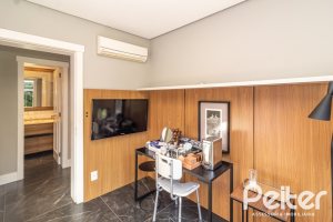 Casa em Condomínio à venda com 196m², 3 dormitórios, 1 suíte, 4 vagas, no bairro Terra Ville em PORTO ALEGRE