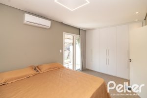 Casa em Condomínio à venda com 159m², 3 dormitórios, 1 suíte, 2 vagas, no bairro Tristeza em PORTO ALEGRE