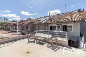 Casa em Condomínio à venda com 159m², 3 dormitórios, 1 suíte, 2 vagas, no bairro Tristeza em PORTO ALEGRE