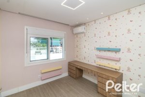 Casa em Condomínio à venda com 159m², 3 dormitórios, 1 suíte, 2 vagas, no bairro Tristeza em PORTO ALEGRE