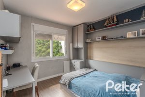 Casa à venda com 284m², 3 dormitórios, 1 suíte, 3 vagas, no bairro Tristeza em Porto Alegre