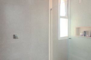 Casa à venda com 284m², 3 dormitórios, 1 suíte, 3 vagas, no bairro Tristeza em Porto Alegre