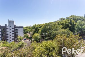 Apartamento à venda com 106m², 3 dormitórios, 1 suíte, 2 vagas, no bairro Menino Deus em Porto Alegre