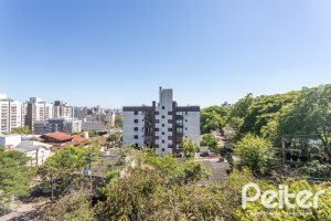 Apartamento à venda com 106m², 3 dormitórios, 1 suíte, 2 vagas, no bairro Menino Deus em Porto Alegre