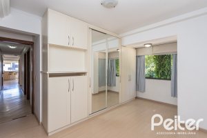 Apartamento à venda com 106m², 3 dormitórios, 1 suíte, 2 vagas, no bairro Menino Deus em Porto Alegre
