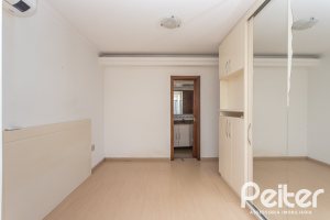 Apartamento à venda com 106m², 3 dormitórios, 1 suíte, 2 vagas, no bairro Menino Deus em Porto Alegre