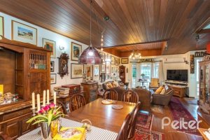 Casa em Condomínio à venda com 227m², 3 dormitórios, 1 suíte, 3 vagas, no bairro Tristeza em Porto Alegre