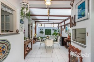 Casa em Condomínio à venda com 227m², 3 dormitórios, 1 suíte, 3 vagas, no bairro Tristeza em Porto Alegre