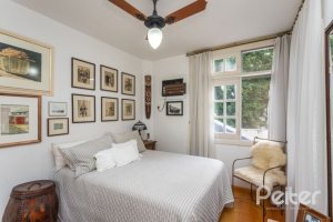 Casa em Condomínio à venda com 227m², 3 dormitórios, 1 suíte, 3 vagas, no bairro Tristeza em Porto Alegre