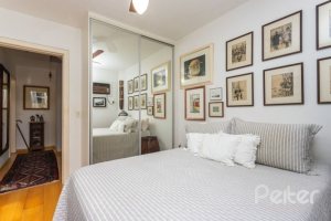 Casa em Condomínio à venda com 227m², 3 dormitórios, 1 suíte, 3 vagas, no bairro Tristeza em Porto Alegre