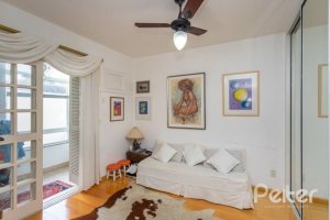 Casa em Condomínio à venda com 227m², 3 dormitórios, 1 suíte, 3 vagas, no bairro Tristeza em Porto Alegre