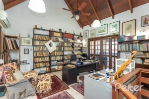 Casa em Condomínio à venda com 227m², 3 dormitórios, 1 suíte, 3 vagas, no bairro Tristeza em Porto Alegre