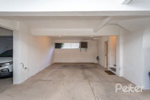 Casa em Condomínio à venda com 227m², 3 dormitórios, 1 suíte, 3 vagas, no bairro Tristeza em Porto Alegre