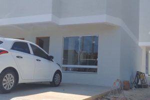 Casa à venda com 74m², 2 dormitórios, 1 suíte, 2 vagas, no bairro Nonoai em Porto Alegre