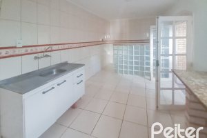 Casa em Condomínio à venda com 122m², 3 dormitórios, 2 vagas, no bairro Cavalhada em Porto Alegre