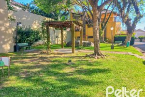 Casa em Condomínio à venda com 122m², 3 dormitórios, 2 vagas, no bairro Cavalhada em Porto Alegre