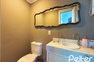 Casa em Condomínio à venda com 271m², 3 dormitórios, 1 suíte, 2 vagas, no bairro Vila Assunção em Porto Alegre