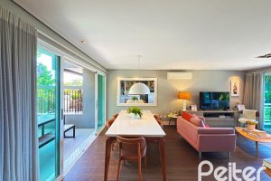 Casa em Condomínio à venda com 271m², 3 dormitórios, 1 suíte, 2 vagas, no bairro Vila Assunção em Porto Alegre