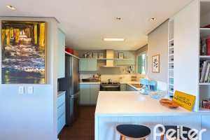 Casa em Condomínio à venda com 271m², 3 dormitórios, 1 suíte, 2 vagas, no bairro Vila Assunção em Porto Alegre